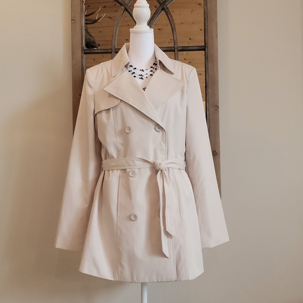 Double breastfed soft shell jacket